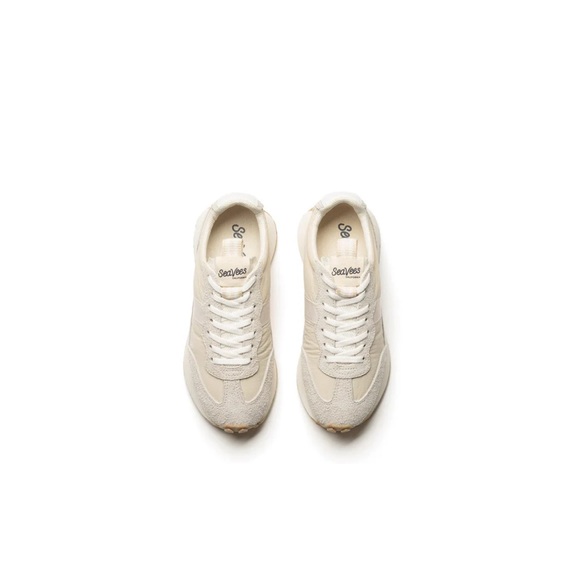 SeaVees Acorn Trainer - Cloud - Picture 3 of 5